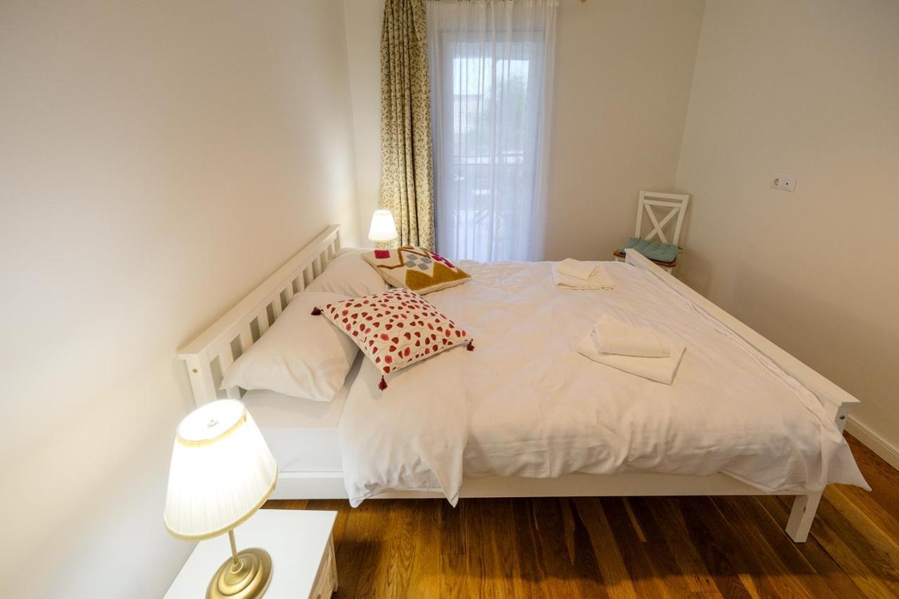 Ferienwohnung Grand Park Blue Iulius Mall Cluj-Napoca Exterior foto